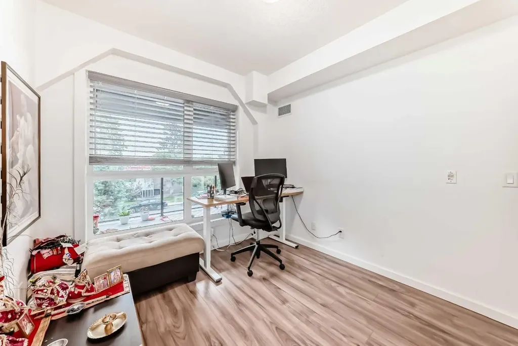 1629 38 Street SW Calgary AB T3C 1T8