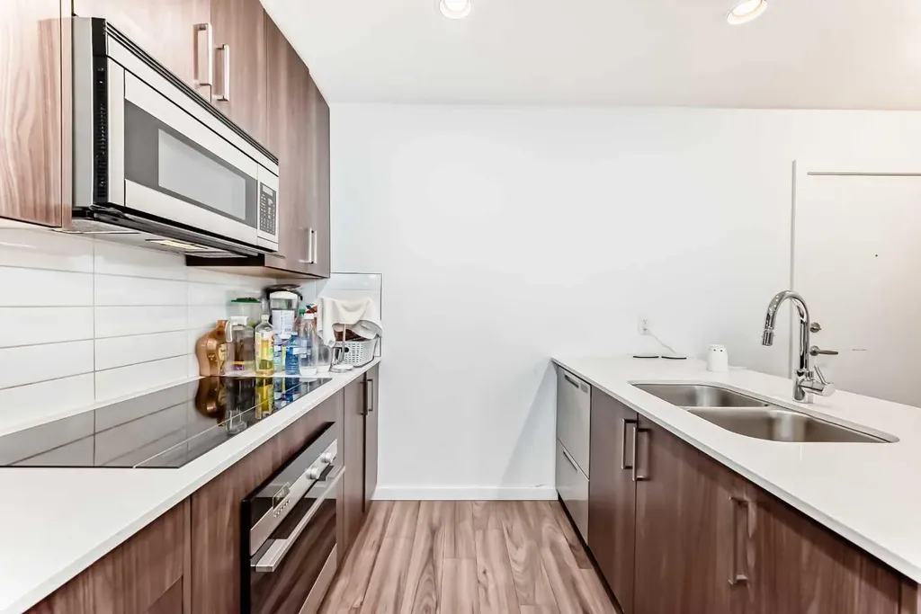 1629 38 Street SW Calgary AB T3C 1T8
