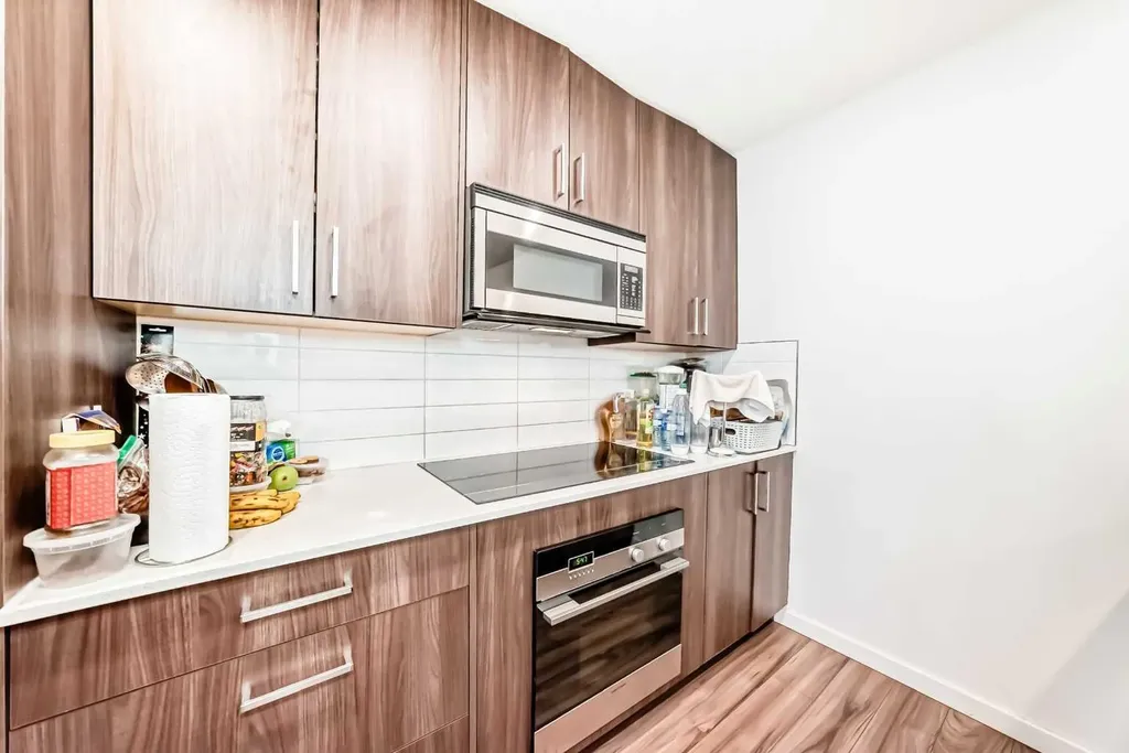 1629 38 Street SW Calgary AB T3C 1T8