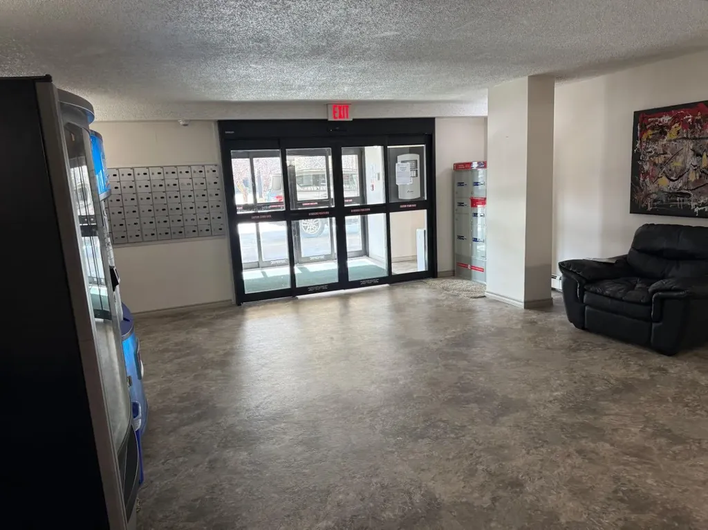 21 Berkeley Place W Lethbridge AB T1K 5N1