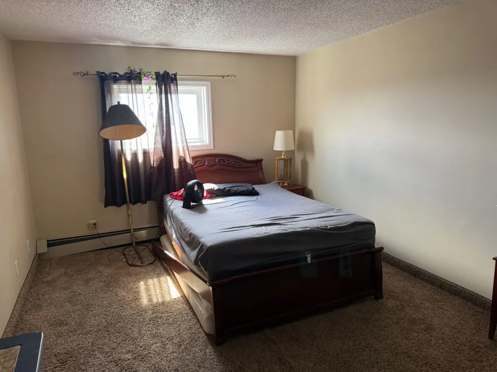 21 Berkeley Place W Lethbridge AB T1K 5N1