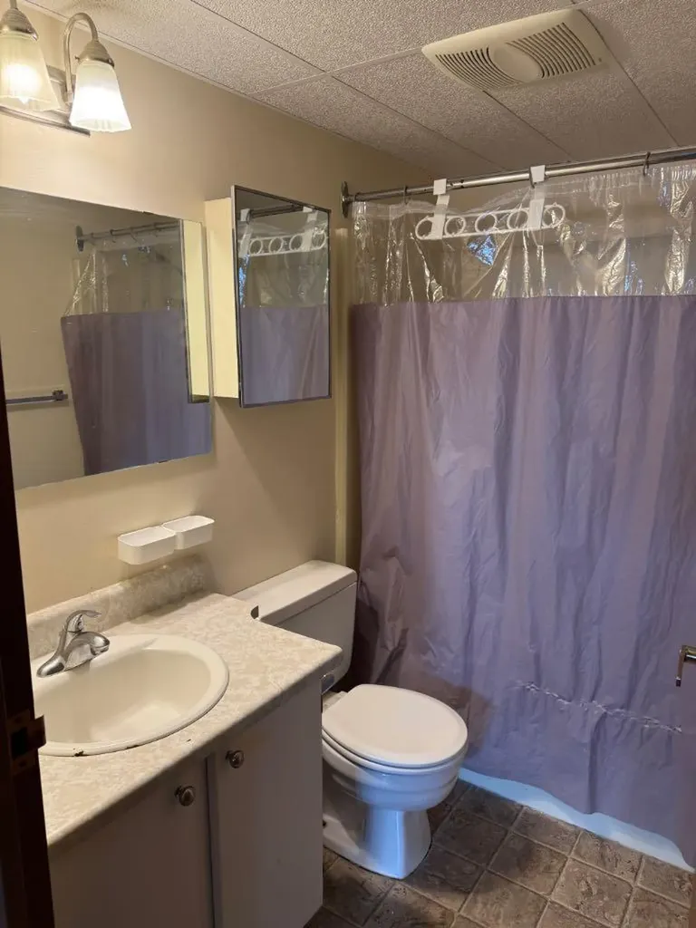 21 Berkeley Place W Lethbridge AB T1K 5N1