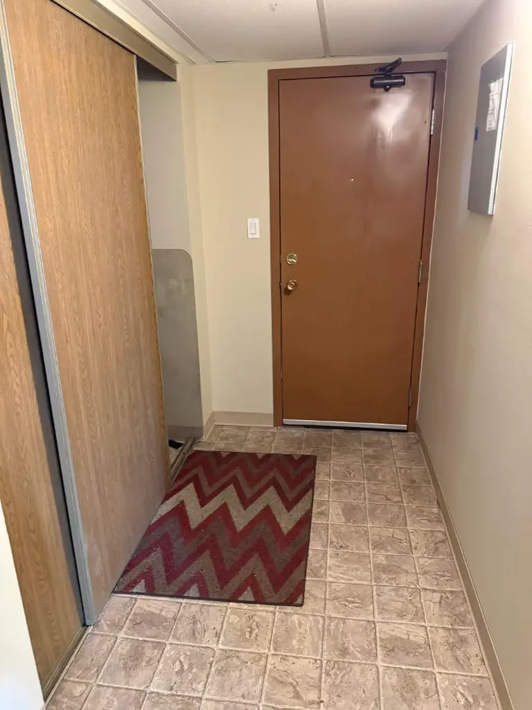 21 Berkeley Place W Lethbridge AB T1K 5N1