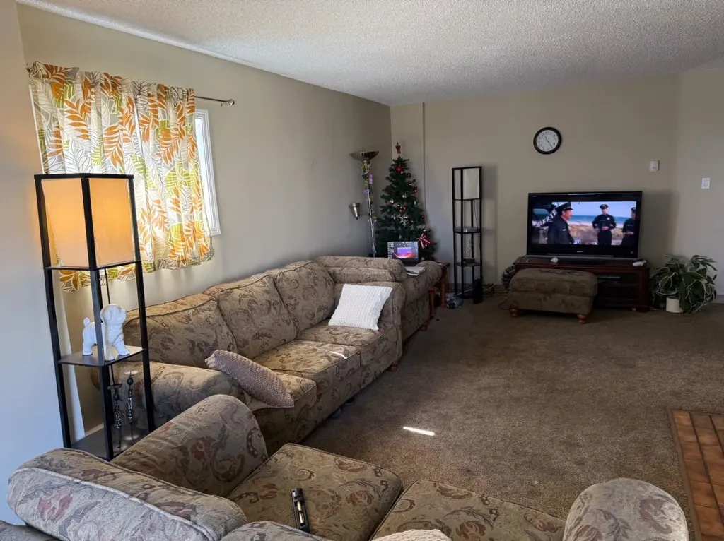 21 Berkeley Place W Lethbridge AB T1K 5N1