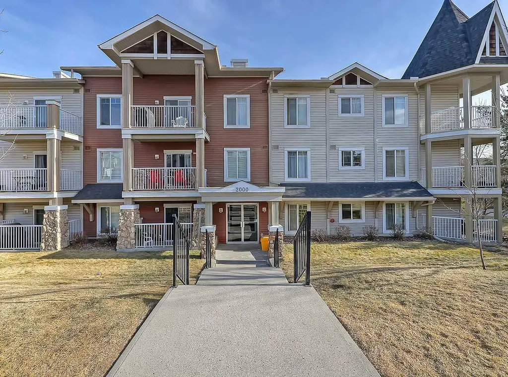 70 Panamount Drive NW Calgary AB T3K 5Z1