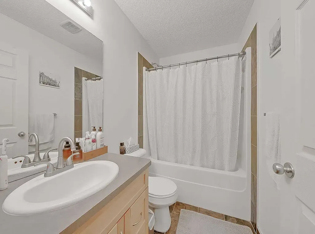 70 Panamount Drive NW Calgary AB T3K 5Z1
