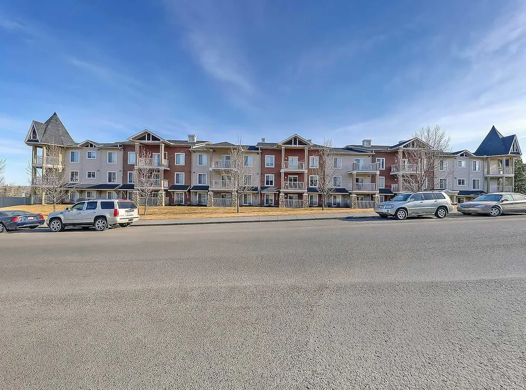 70 Panamount Drive NW Calgary AB T3K 5Z1
