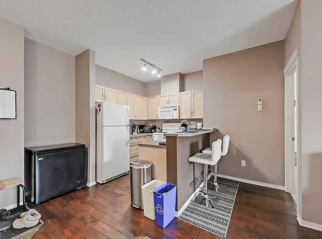70 Panamount Drive NW Calgary AB T3K 5Z1