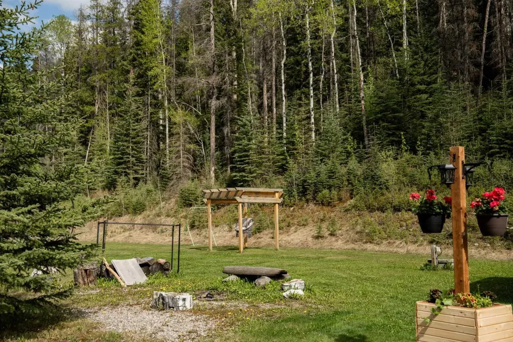 4B-24425 East River Road Hinton AB T7V 0A3