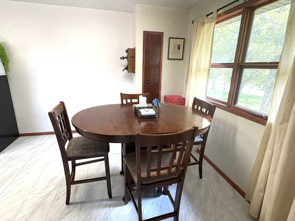 4812 47 Avenue Forestburg AB T0B 1N0