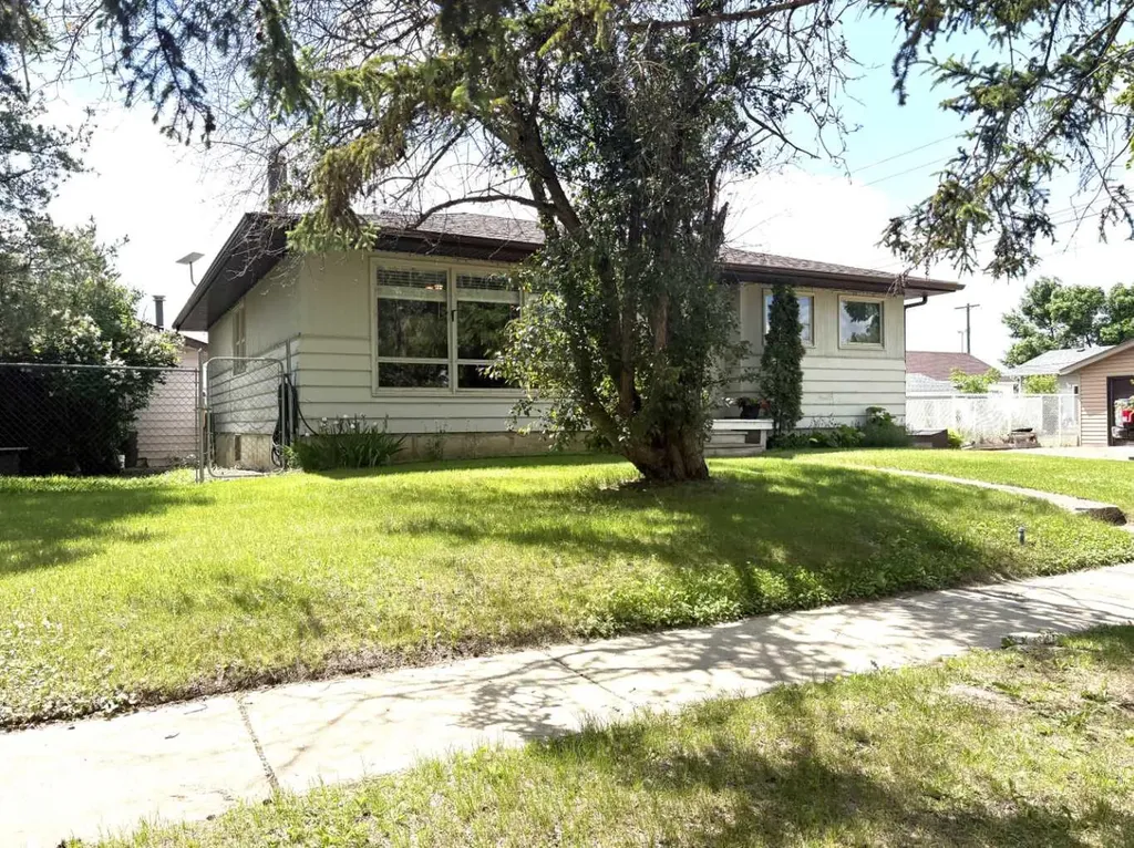 4812 47 Avenue Forestburg AB T0B 1N0
