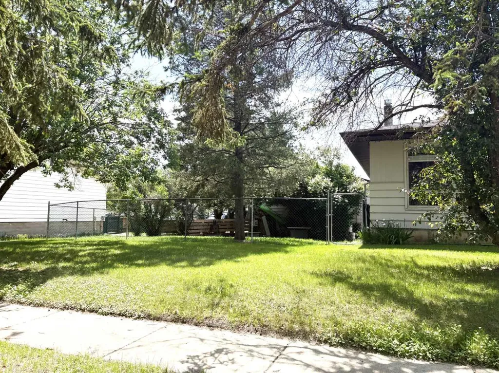 4812 47 Avenue Forestburg AB T0B 1N0