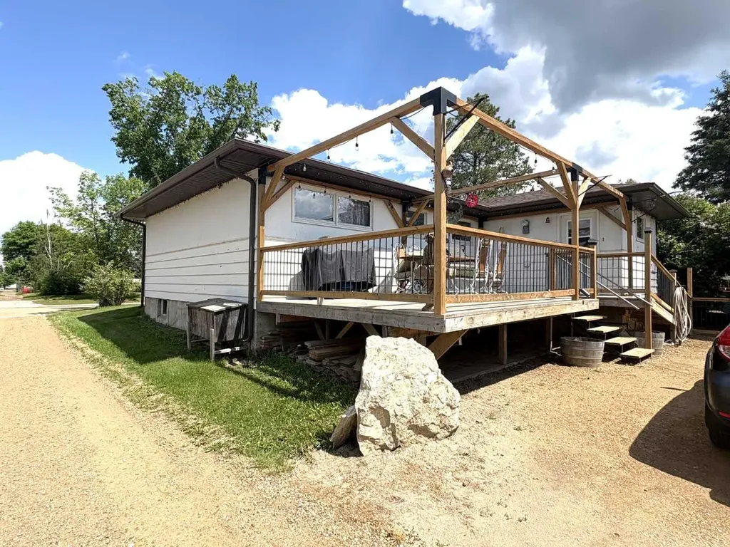 4812 47 Avenue Forestburg AB T0B 1N0