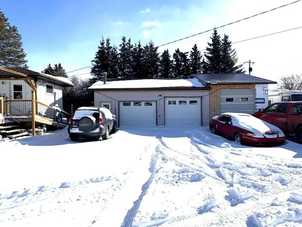 4812 47 Avenue Forestburg AB T0B 1N0