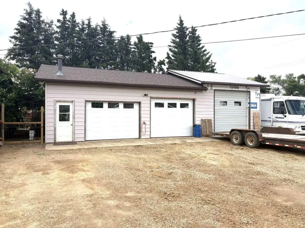 4812 47 Avenue Forestburg AB T0B 1N0