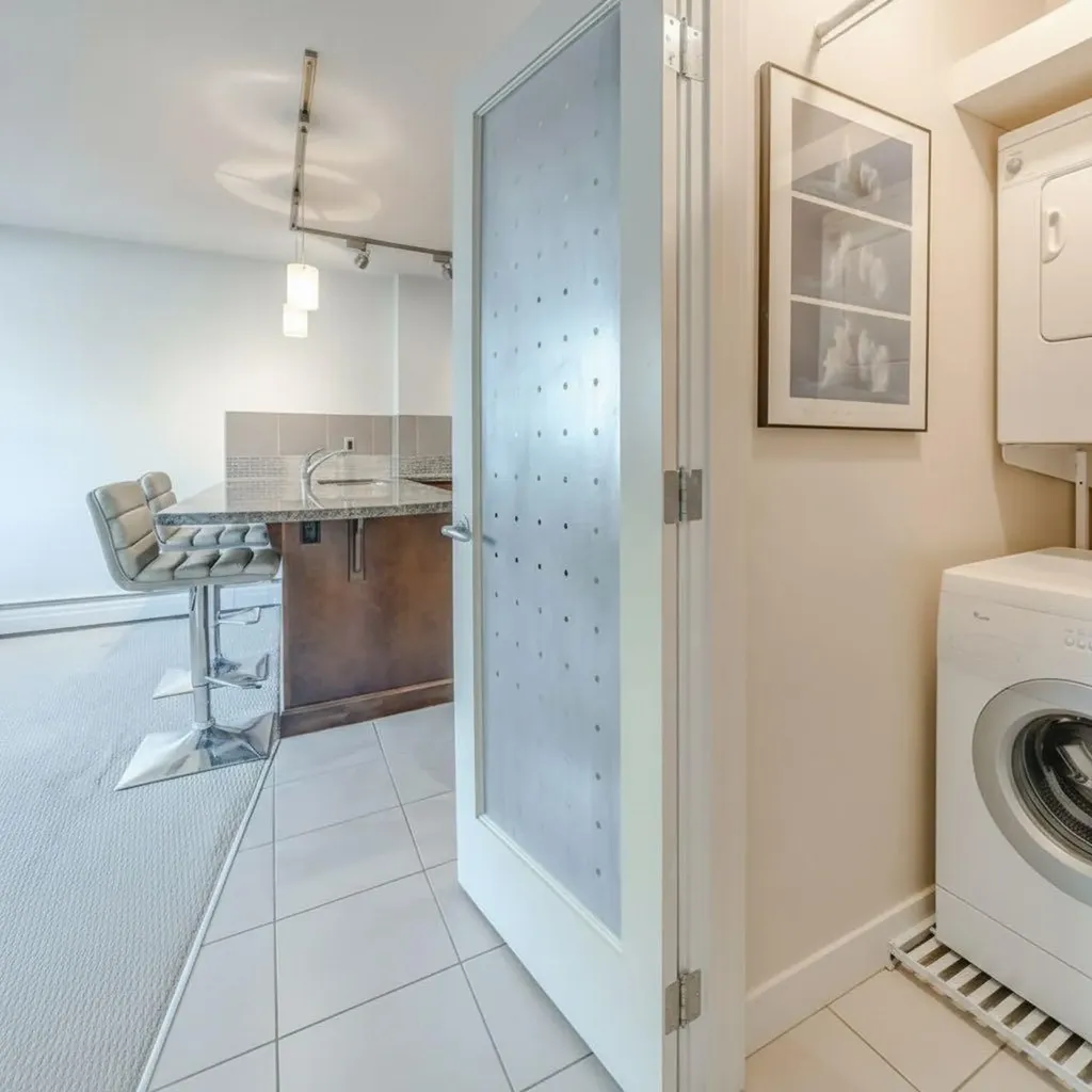 1534 15 Avenue SW Calgary AB T3C 0X9