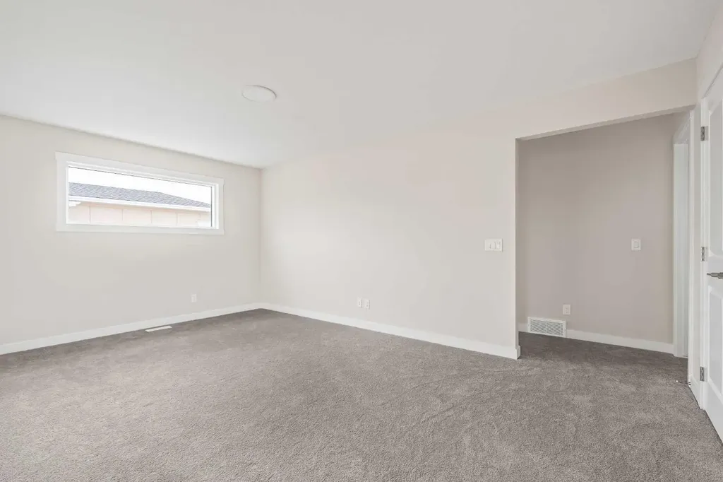 1241 Chinook Winds Circle SW Airdrie AB T4B 5X6