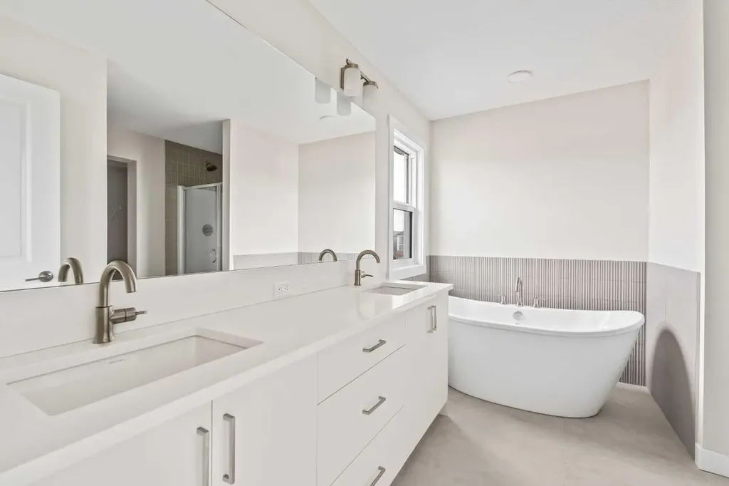 1241 Chinook Winds Circle SW Airdrie AB T4B 5X6