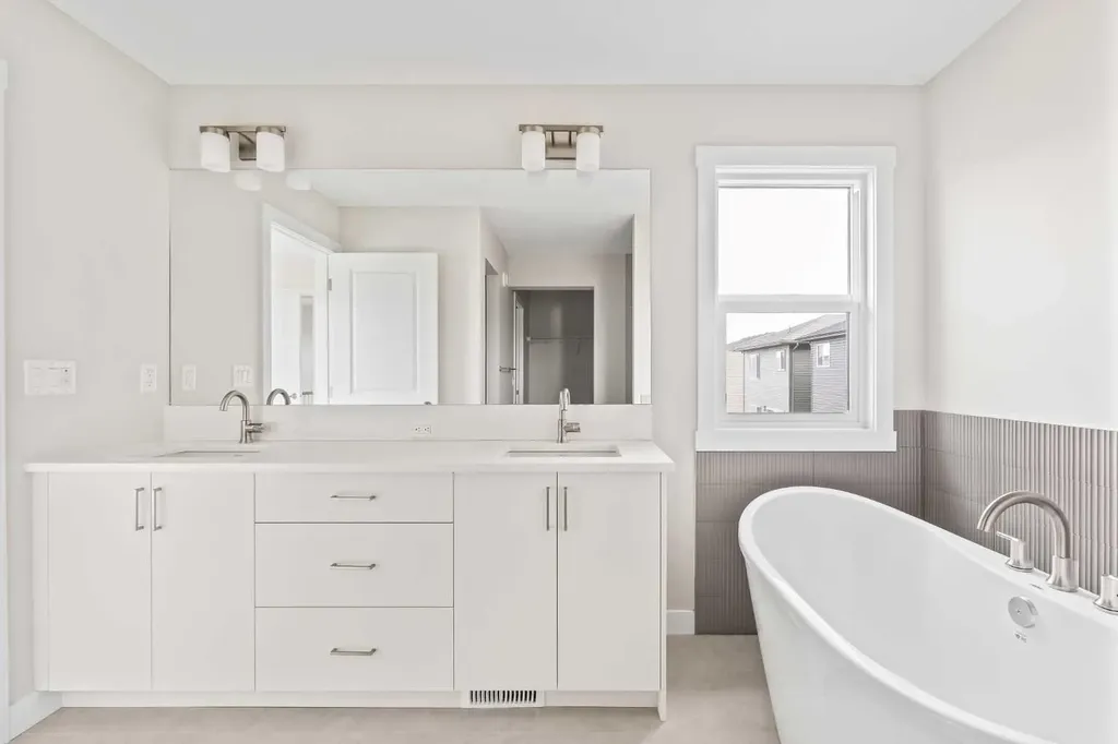 1241 Chinook Winds Circle SW Airdrie AB T4B 5X6