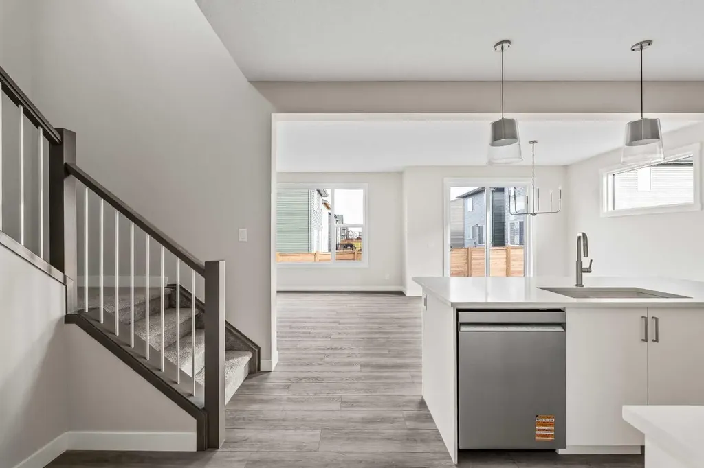 1241 Chinook Winds Circle SW Airdrie AB T4B 5X6