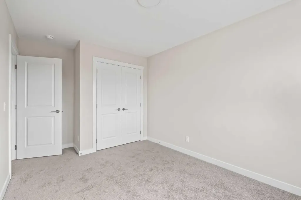1241 Chinook Winds Circle SW Airdrie AB T4B 5X6