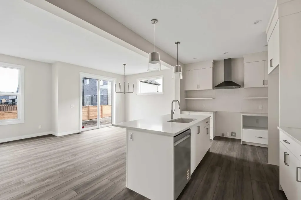 1241 Chinook Winds Circle SW Airdrie AB T4B 5X6