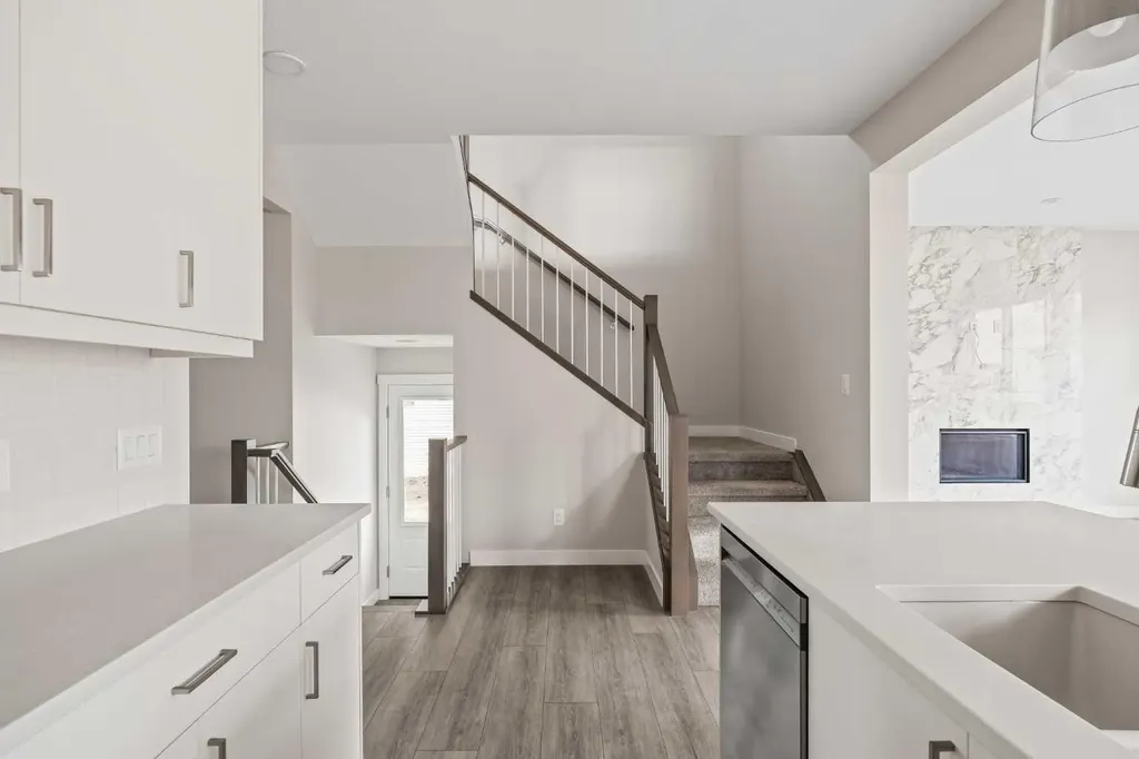 1241 Chinook Winds Circle SW Airdrie AB T4B 5X6