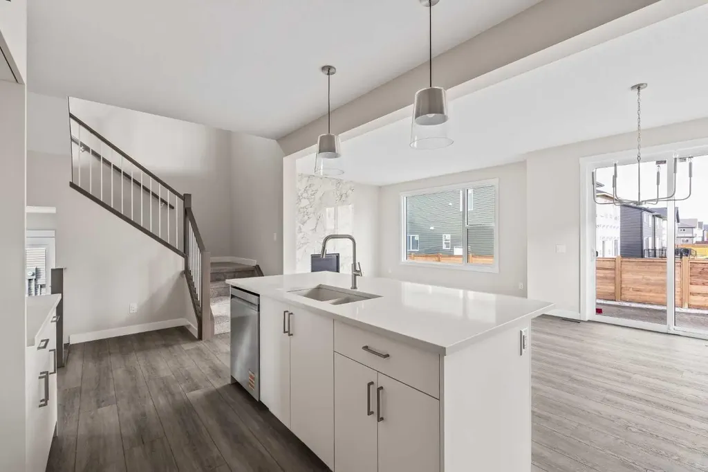 1241 Chinook Winds Circle SW Airdrie AB T4B 5X6
