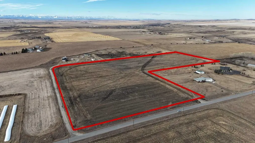 23.26 Acres Along 48 Street E Rural Foothills County AB T1V 1M3