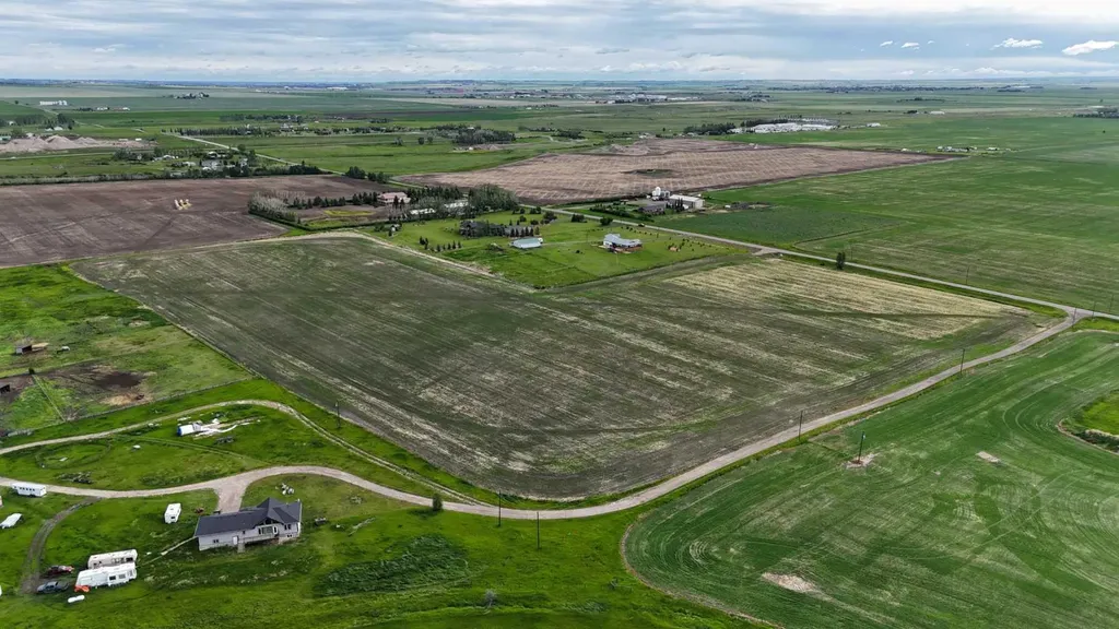 23.26 Acres Along 48 Street E Rural Foothills County AB T1V 1M3