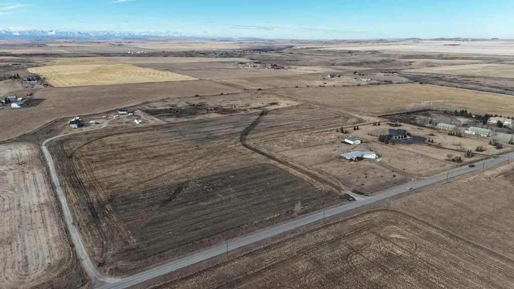 23.26 Acres Along 48 Street E Rural Foothills County AB T1V 1M3