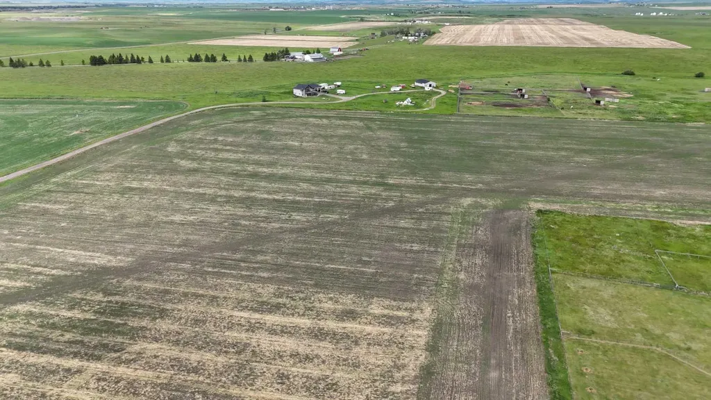 23.26 Acres Along 48 Street E Rural Foothills County AB T1V 1M3