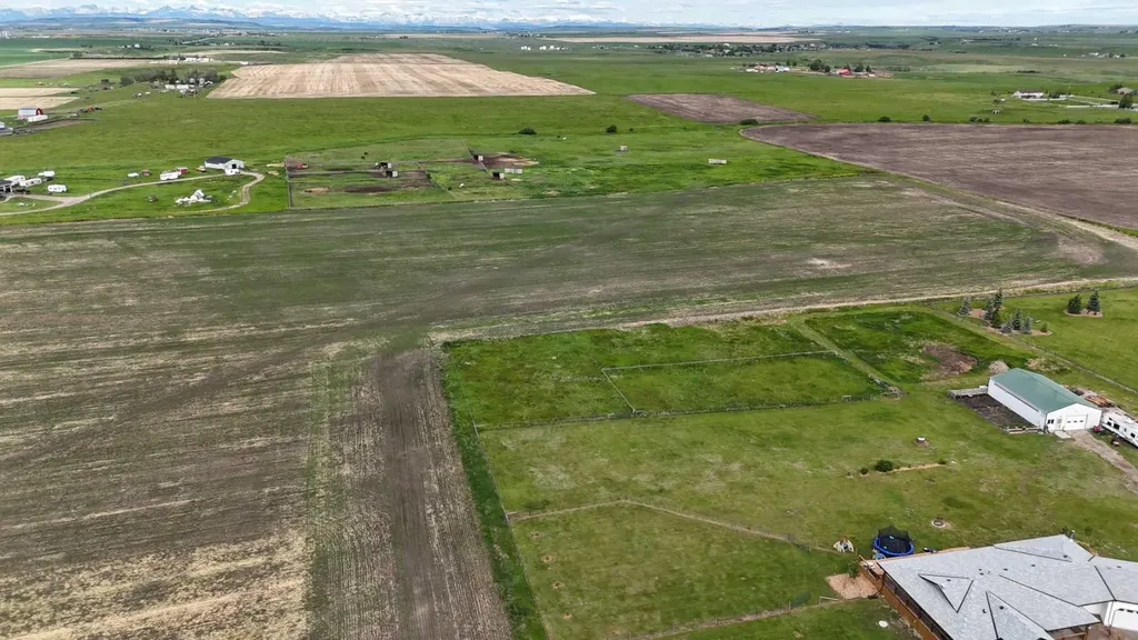 23.26 Acres Along 48 Street E Rural Foothills County AB T1V 1M3