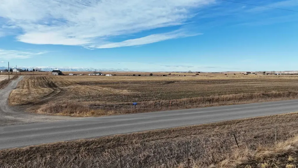 23.26 Acres Along 48 Street E Rural Foothills County AB T1V 1M3