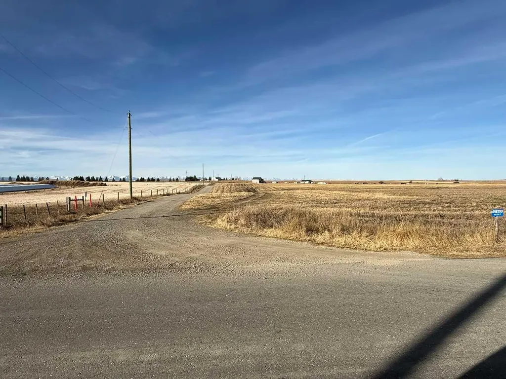23.26 Acres Along 48 Street E Rural Foothills County AB T1V 1M3