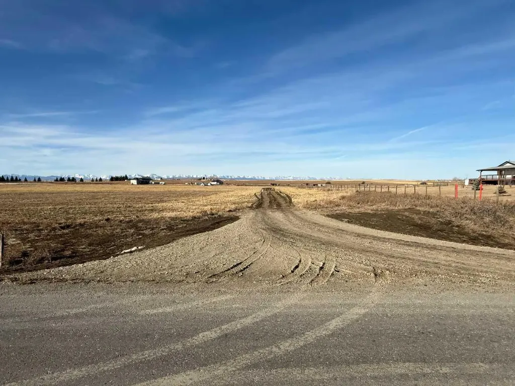 23.26 Acres Along 48 Street E Rural Foothills County AB T1V 1M3
