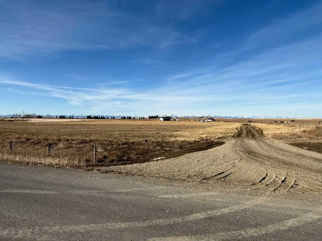23.26 Acres Along 48 Street E Rural Foothills County AB T1V 1M3