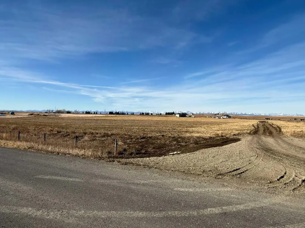 23.26 Acres Along 48 Street E Rural Foothills County AB T1V 1M3