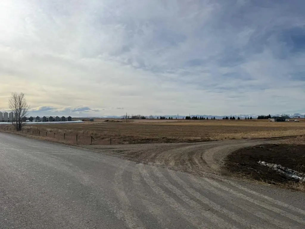 23.26 Acres Along 48 Street E Rural Foothills County AB T1V 1M3