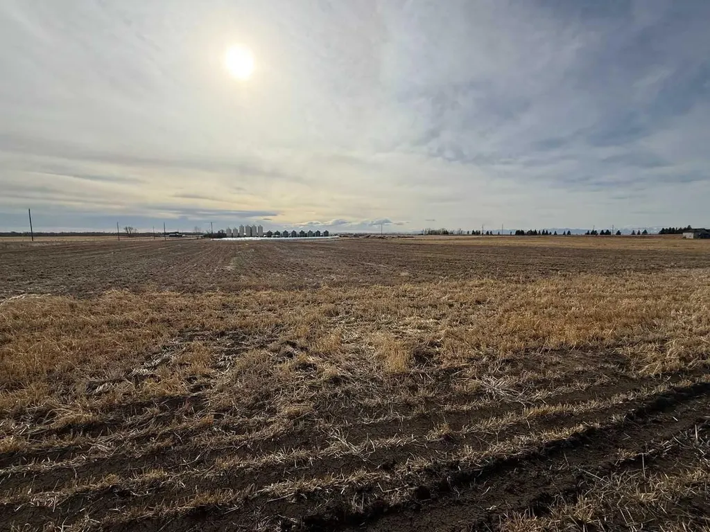 23.26 Acres Along 48 Street E Rural Foothills County AB T1V 1M3