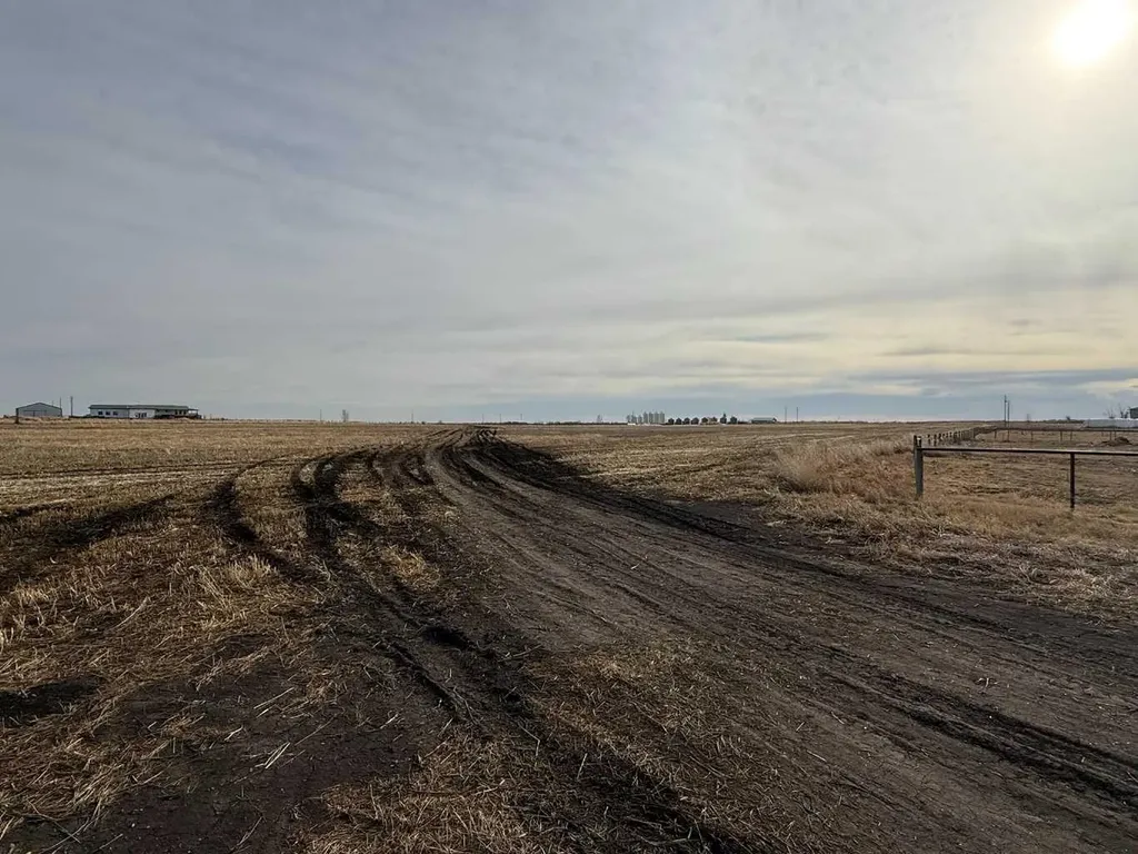 23.26 Acres Along 48 Street E Rural Foothills County AB T1V 1M3