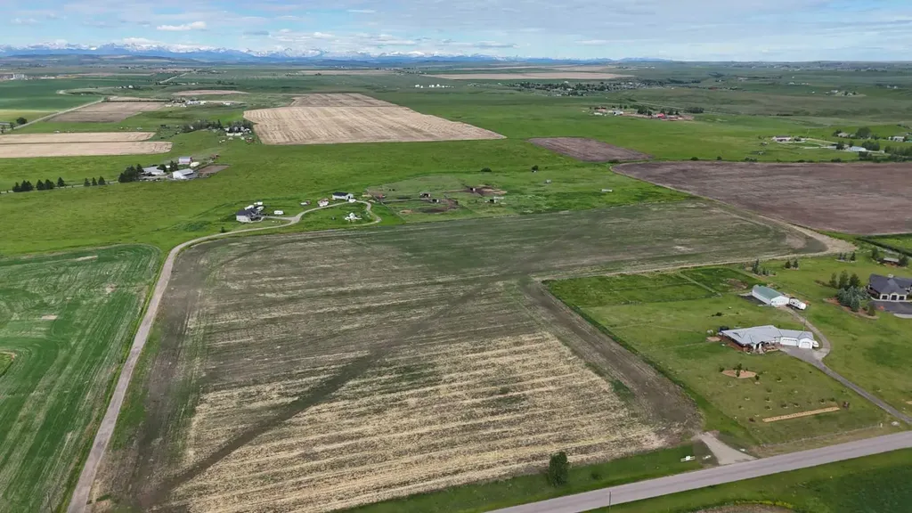 23.26 Acres Along 48 Street E Rural Foothills County AB T1V 1M3