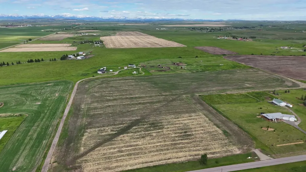 23.26 Acres Along 48 Street E Rural Foothills County AB T1V 1M3