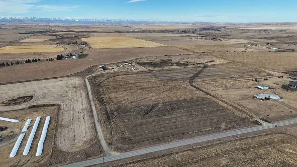 23.26 Acres Along 48 Street E Rural Foothills County AB T1V 1M3