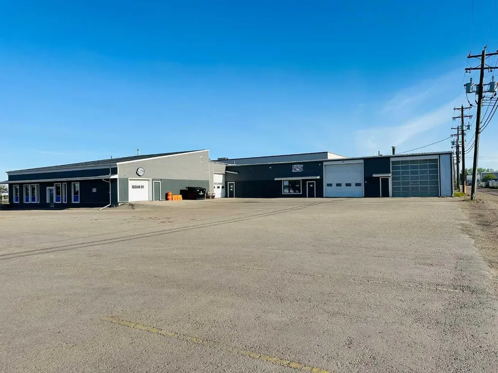 12615 100 Street Grande Prairie AB T8V 4H2
