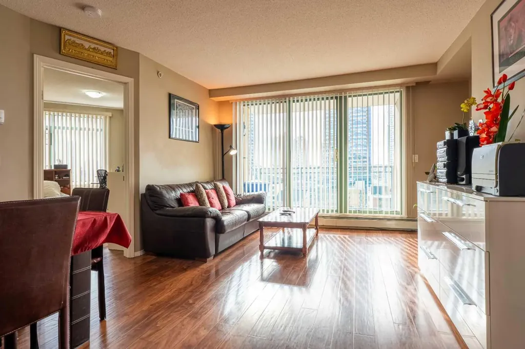 1121 6 Avenue SW Calgary AB T2P 5J4