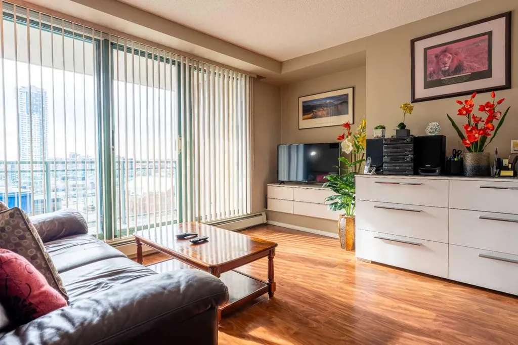 1121 6 Avenue SW Calgary AB T2P 5J4