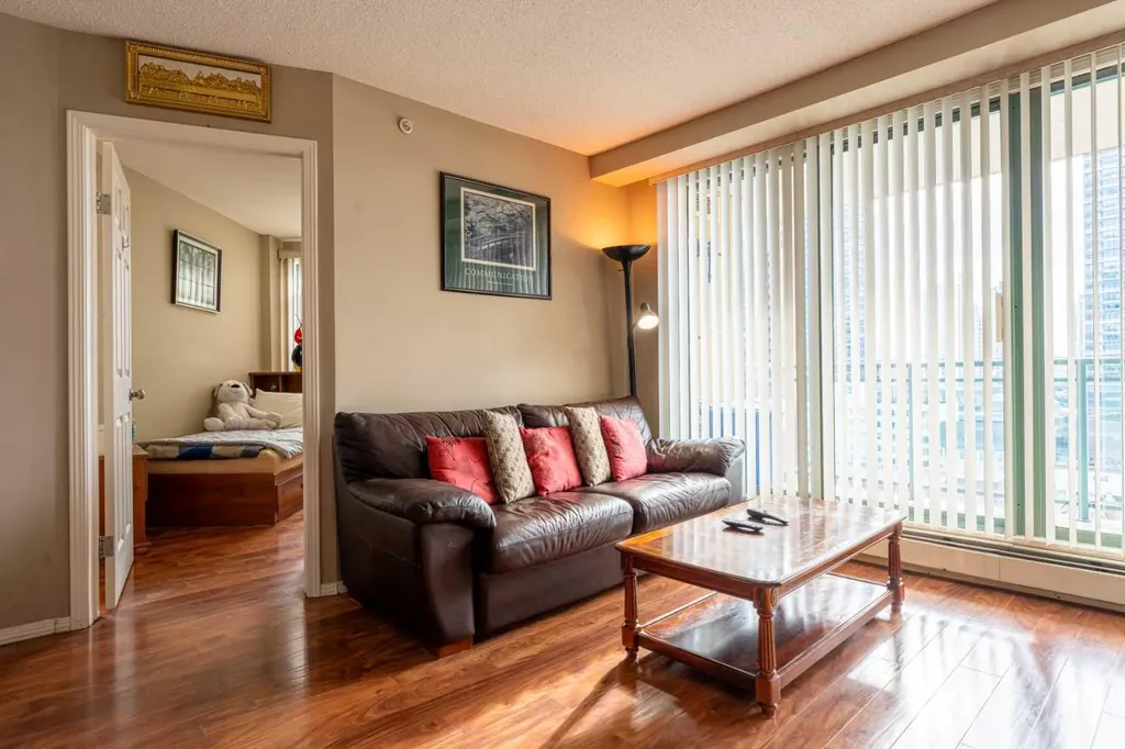 1121 6 Avenue SW Calgary AB T2P 5J4
