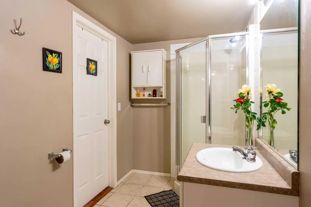 1121 6 Avenue SW Calgary AB T2P 5J4