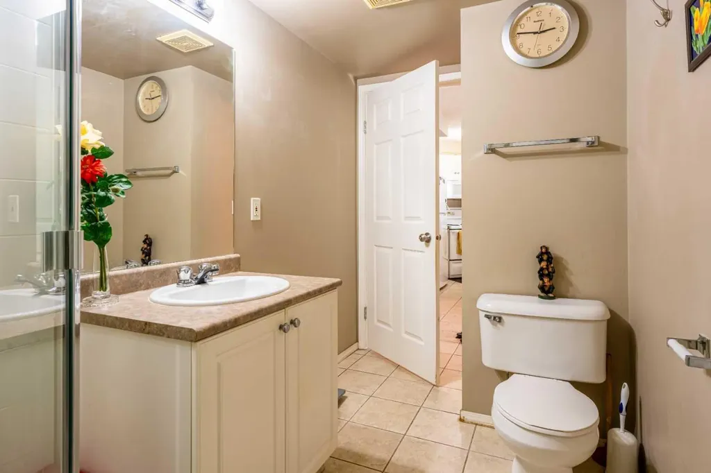 1121 6 Avenue SW Calgary AB T2P 5J4